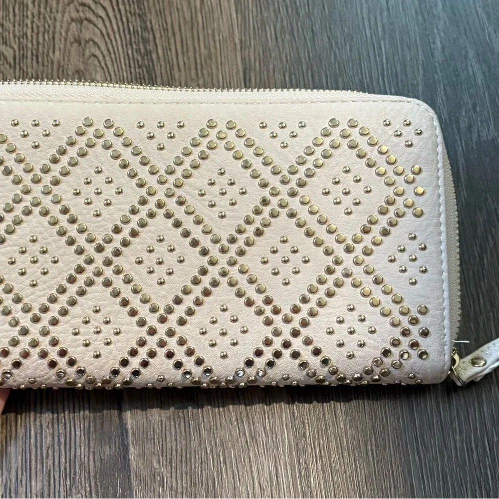 2 Clutches for 1 – Black & Cream – Good Condition